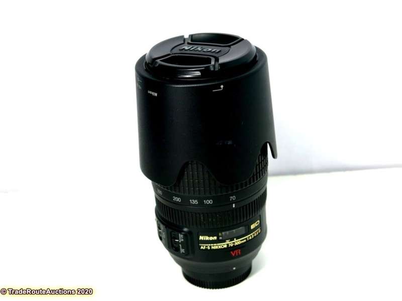 Nikon 70-300mm VR ZOOM LENS