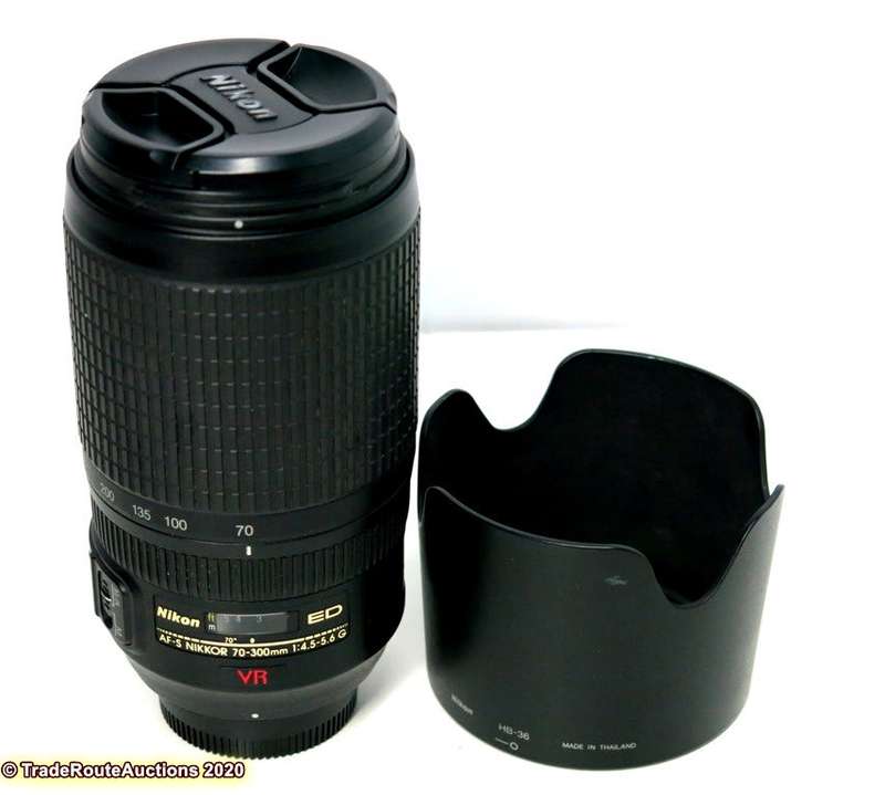 Nikon 70-300mm VR ZOOM LENS