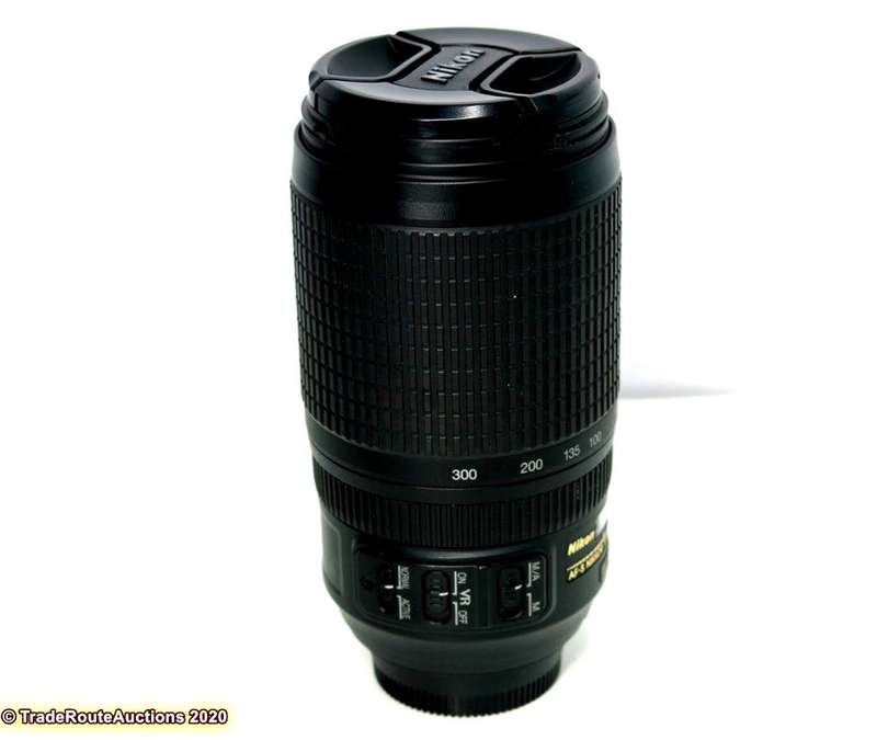 Nikon 70-300mm VR ZOOM LENS