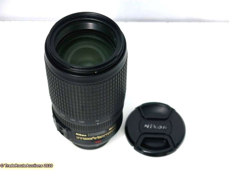 Nikon 70-300mm VR ZOOM LENS