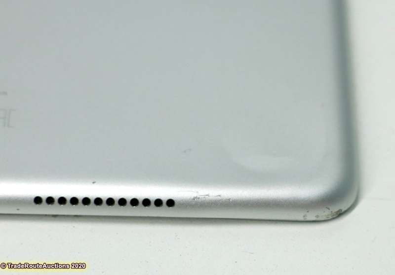 PLEASE READ - IPAD Pro 9.7-inch | NLQ42B/A | 128GB | WiFi + 4G CELLULAR | Space Grey | A1674