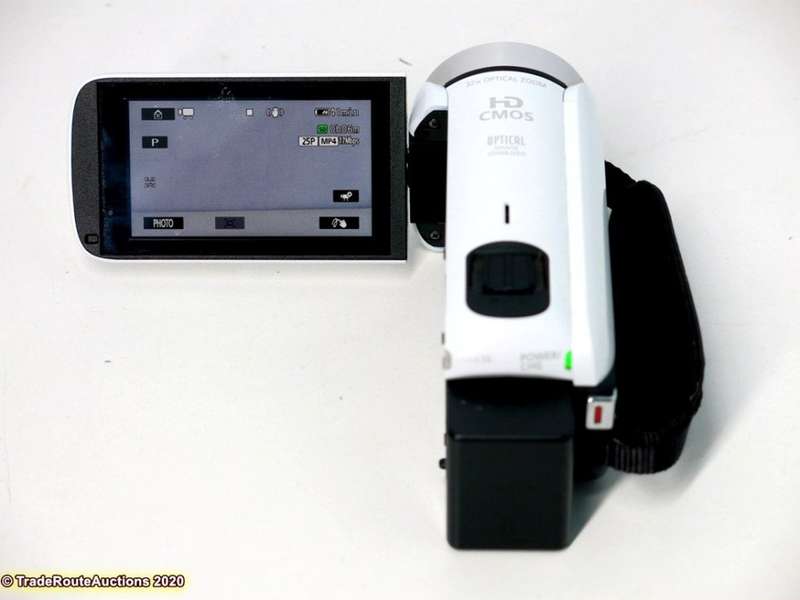 Canon LEGRIA HF R606 Camcorder - High Definition - 3.28Mp 32x optical zoom