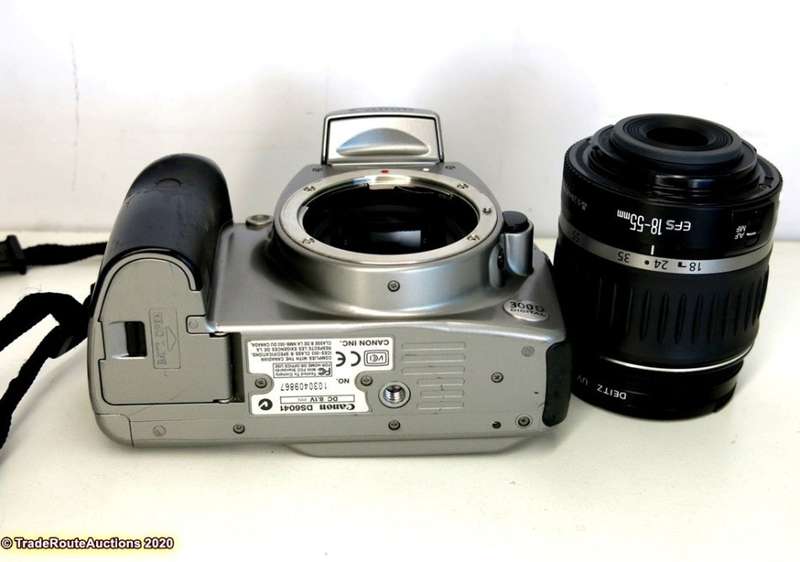Canon EOS 300D Digital SLR camera (SILVER) + 18-55 LENS KIT
