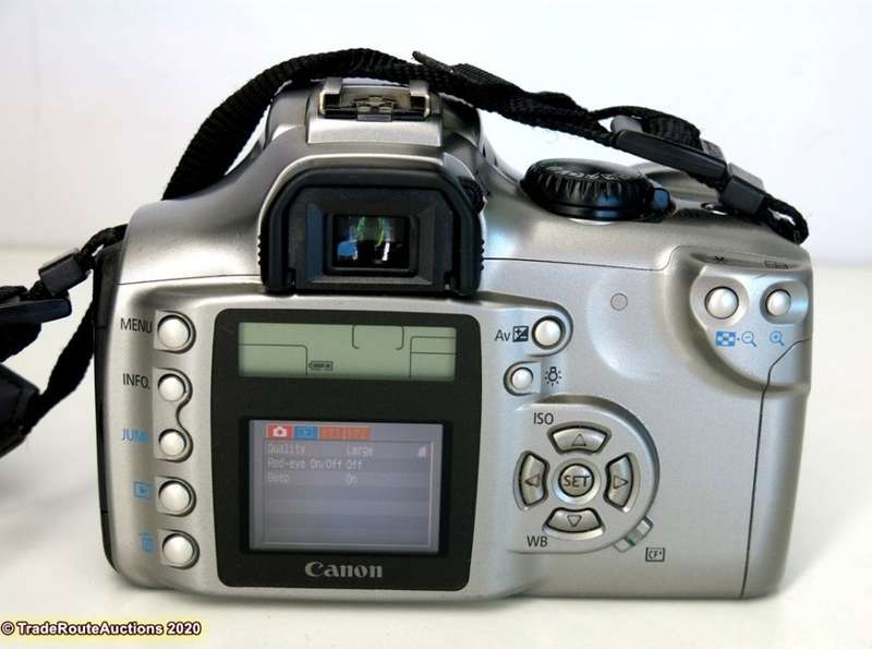 Canon EOS 300D Digital SLR camera (SILVER) + 18-55 LENS KIT