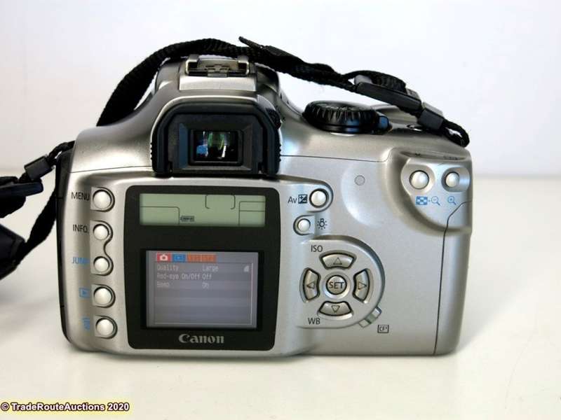 Canon EOS 300D Digital SLR camera (SILVER) + 18-55 LENS KIT