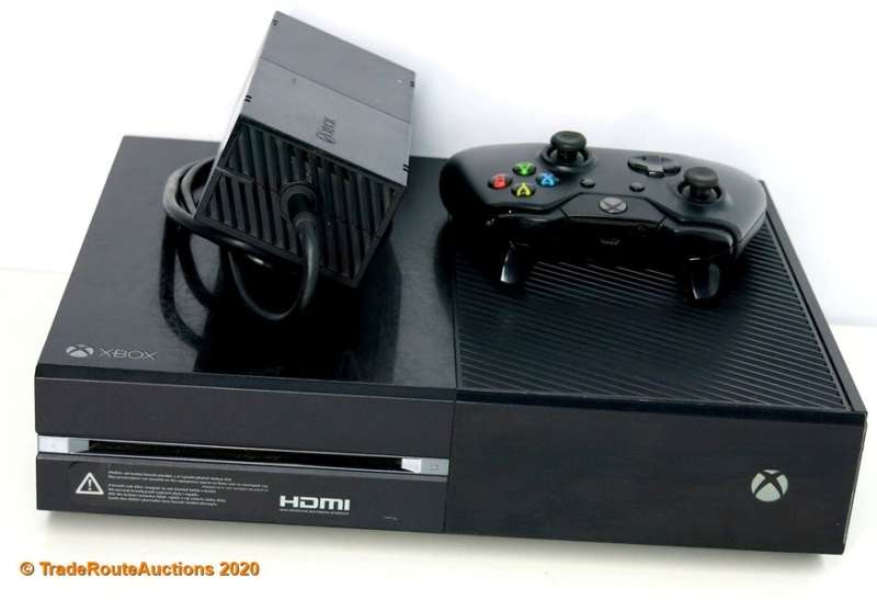 Microsoft Xbox One 500GB Model 1540 Gaming Console + 1 Controller