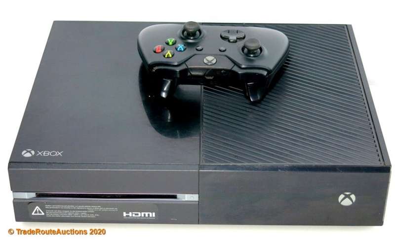 Microsoft Xbox One 500GB Model 1540 Gaming Console + 1 Controller