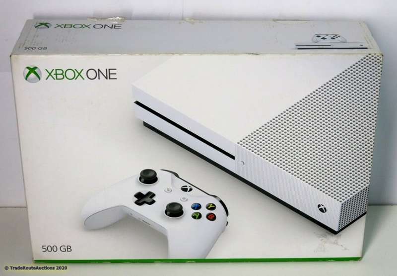 XBOX One S 500GB Console (WHITE) Model 1681 + 1 Controller (WHITE)
