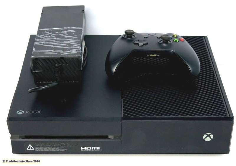 Microsoft Xbox One 1TB Model 1540 Gaming Console + 1 Controller