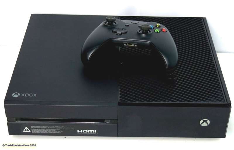 Microsoft Xbox One 1TB Model 1540 Gaming Console + 1 Controller