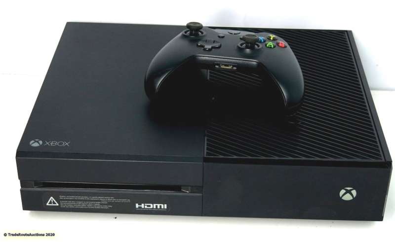 Microsoft Xbox One 1TB Model 1540 Gaming Console + 1 Controller