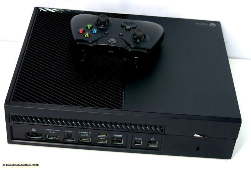 Microsoft Xbox One 1TB Model 1540 Gaming Console + 1 Controller