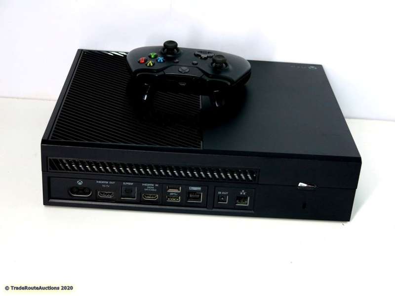 Microsoft Xbox One 1TB Model 1540 Gaming Console + 1 Controller