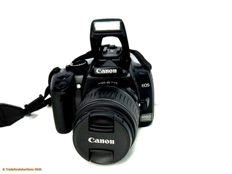 Canon EOS 400D DigitalSLR camera 10.1 Megapixels + Canon EFS 18-55mm Lens