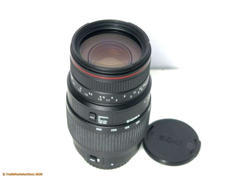SIGMA 70-300mm APO Telephoto Zoom Lens for Canon DSLR Cameras