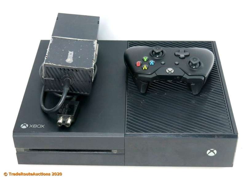 Microsoft Xbox One 500GB Model 1540 Gaming Console + 1 Controller