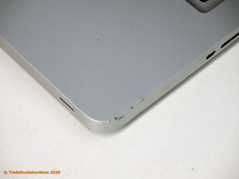 MacBook Pro 13.3-inch | Core i5 2.4GHz | 4GB DDR3 RAM | 128GB SSD | INTEL HD GRAPHICS