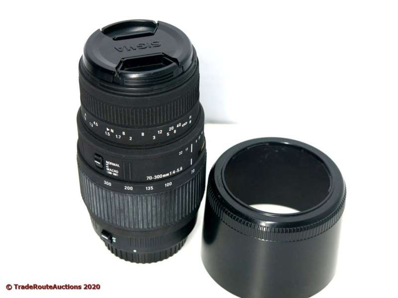 SIGMA DG 70-300mm Telephoto Zoom Lens for Canon DSLR Cameras