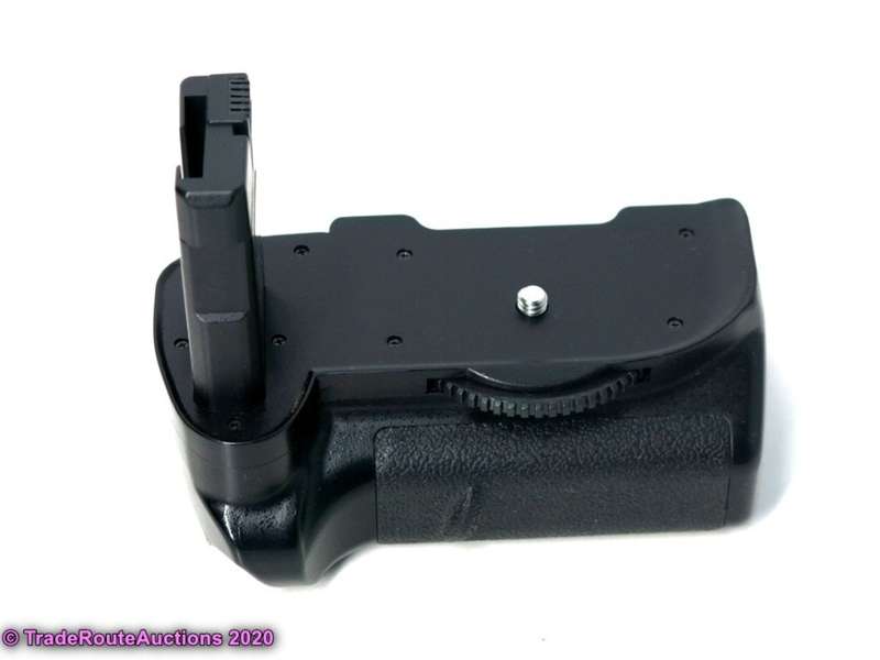 BG-2G Battery Grip For Nikon D5100 D5200 D5300