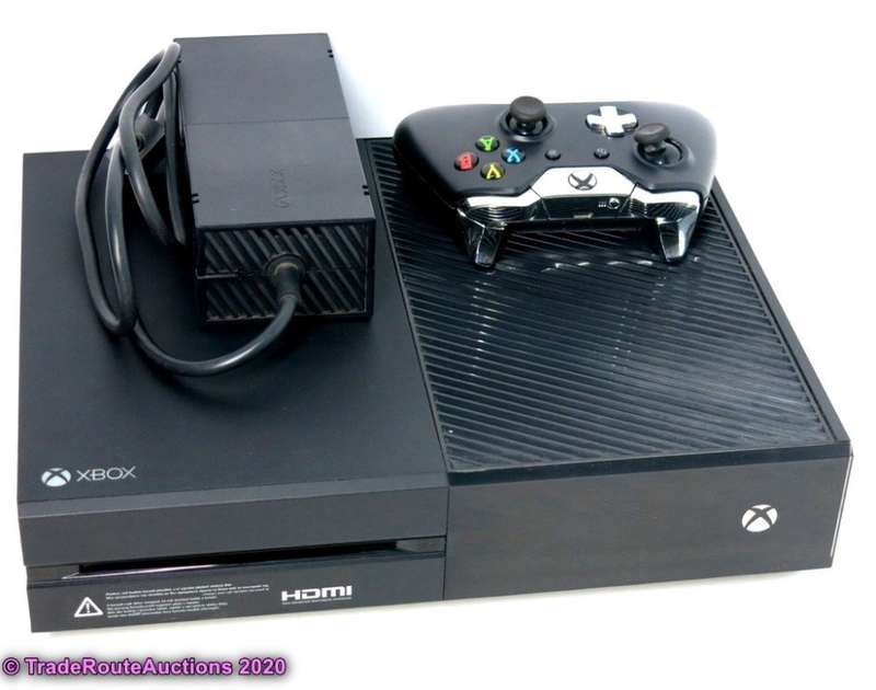 Microsoft Xbox One 500GB Model 1540 Gaming Console + 1 Controller