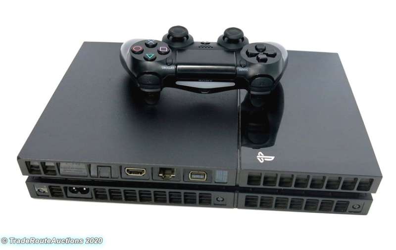 Sony PS4 PlayStation 4 console 1TB EDITION CUH-1116B - Jet Black  *** SONY PS4 ***