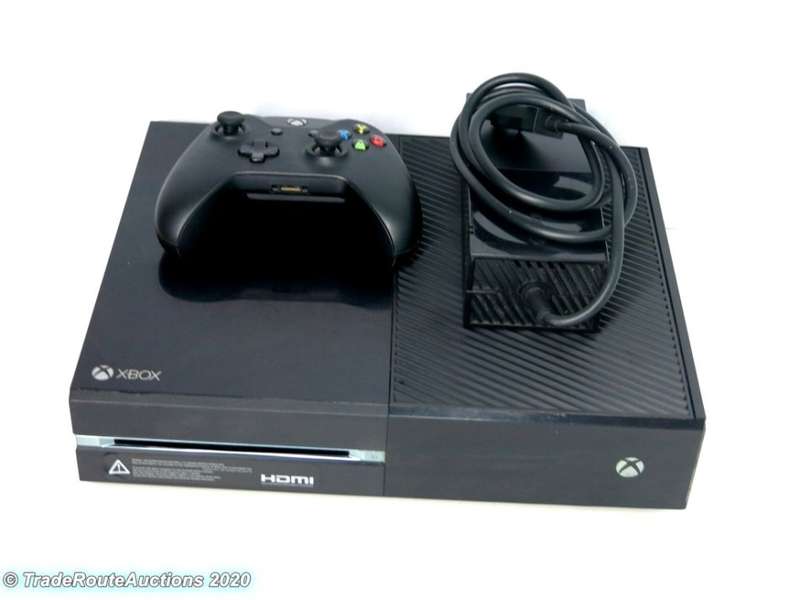 Microsoft Xbox One Model 1540 Gaming Console + 1 Controller