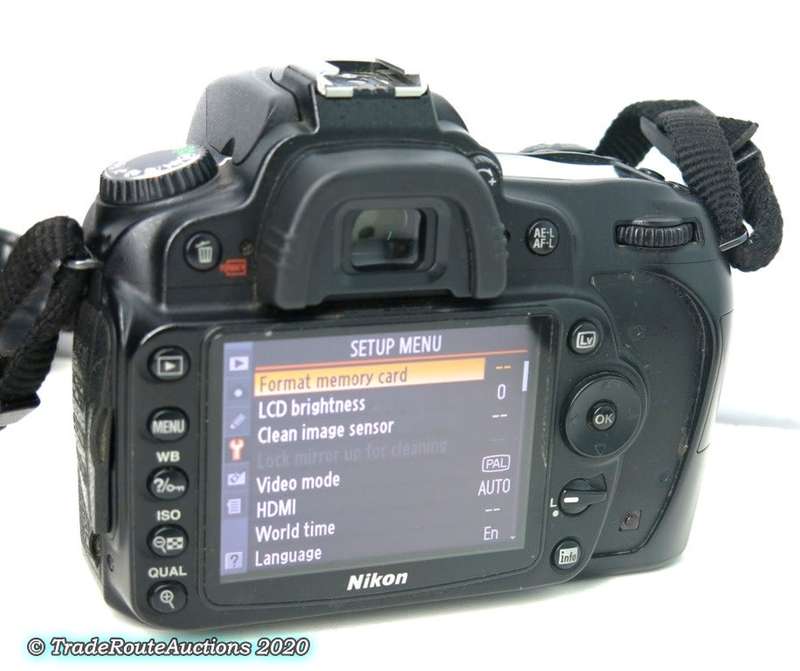 NIKON D90 PROFESSIONAL DSLR CAMERA BODY   ** NIKON **