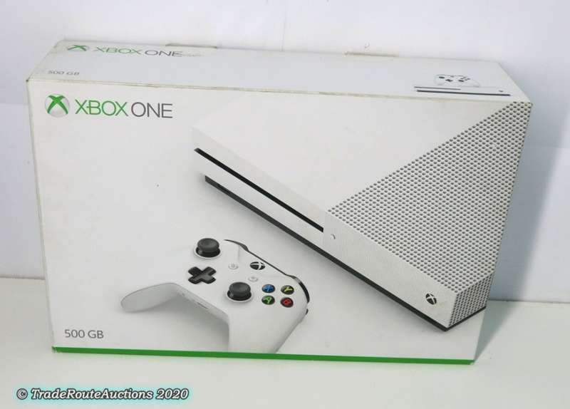 XBOX One S 500GB Console (WHITE) Model 1681 + 1 Controller (WHITE)