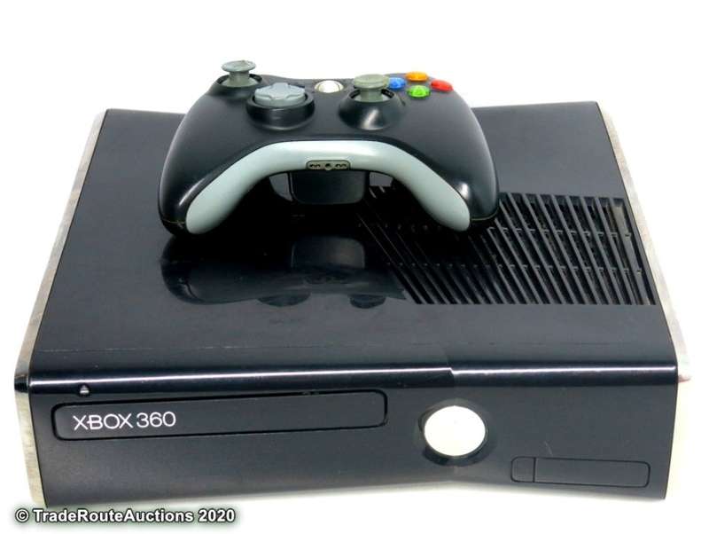 Microsoft Xbox 360 S Gaming Console + 1 Controller Model 1439