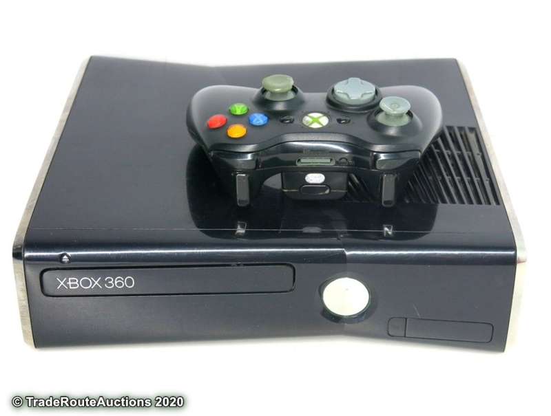 Microsoft Xbox 360 S Gaming Console + 1 Controller Model 1439