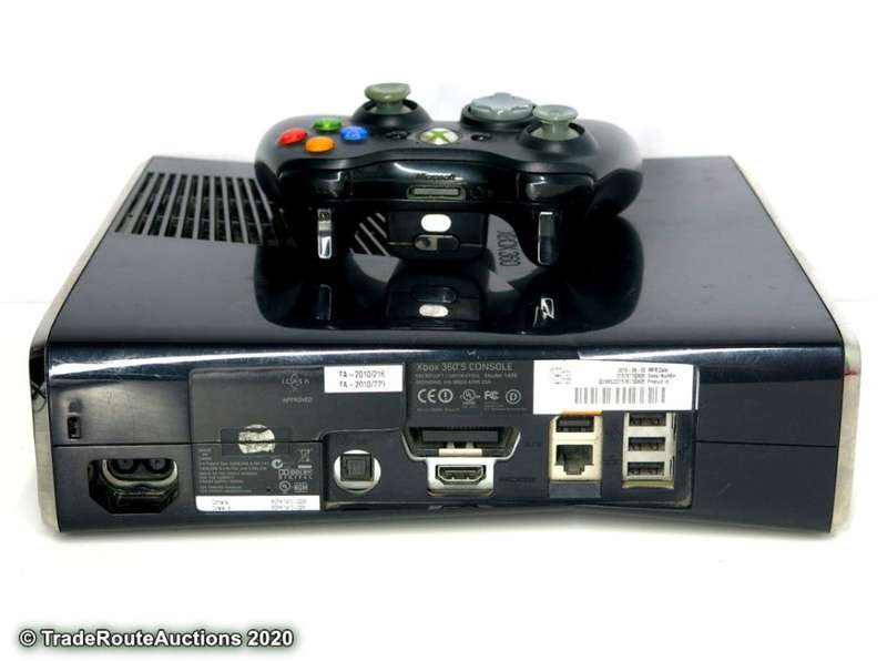 Microsoft Xbox 360 S Gaming Console + 1 Controller Model 1439