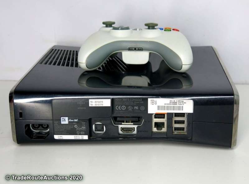 Microsoft Xbox 360 S Gaming Console + 1 Controller Model 1439