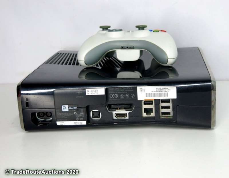 Microsoft Xbox 360 S Gaming Console + 1 Controller Model 1439