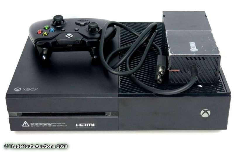 Microsoft Xbox One 500GB Model 1540 Gaming Console + 1 Controller