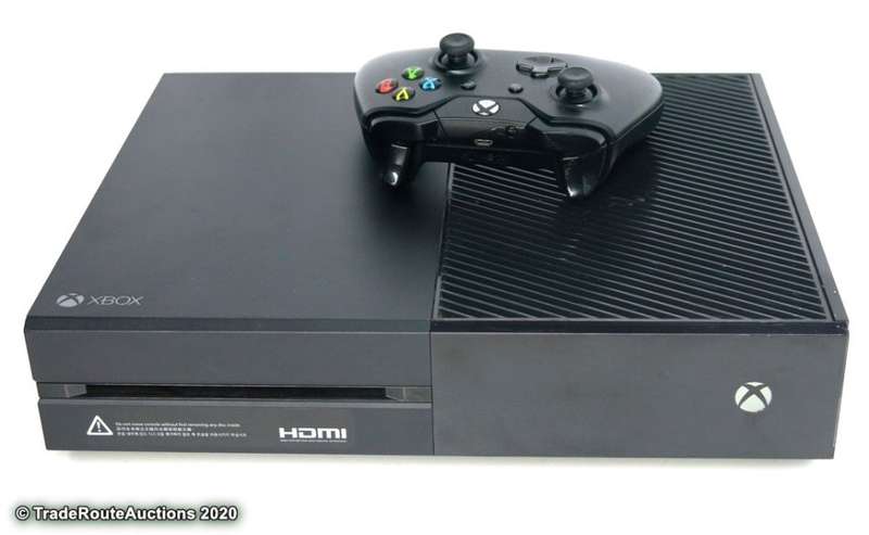 Microsoft Xbox One 500GB Model 1540 Gaming Console + 1 Controller