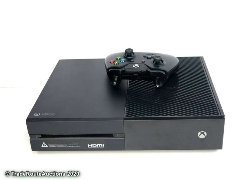 Microsoft Xbox One 500GB Model 1540 Gaming Console + 1 Controller