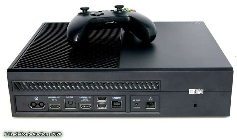 Microsoft Xbox One 500GB Model 1540 Gaming Console + 1 Controller