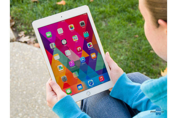 IPAD 4 | 16GB | WiFi | MD513HC/A | WHITE | GENUINE APPLE  ** RETINA DISPLAY **