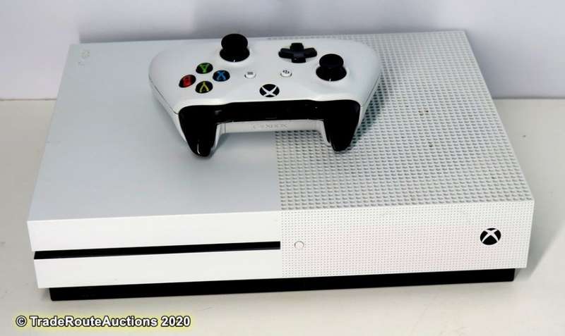 XBOX One S Console (WHITE) Model 1681 + 1 Controller (WHITE)