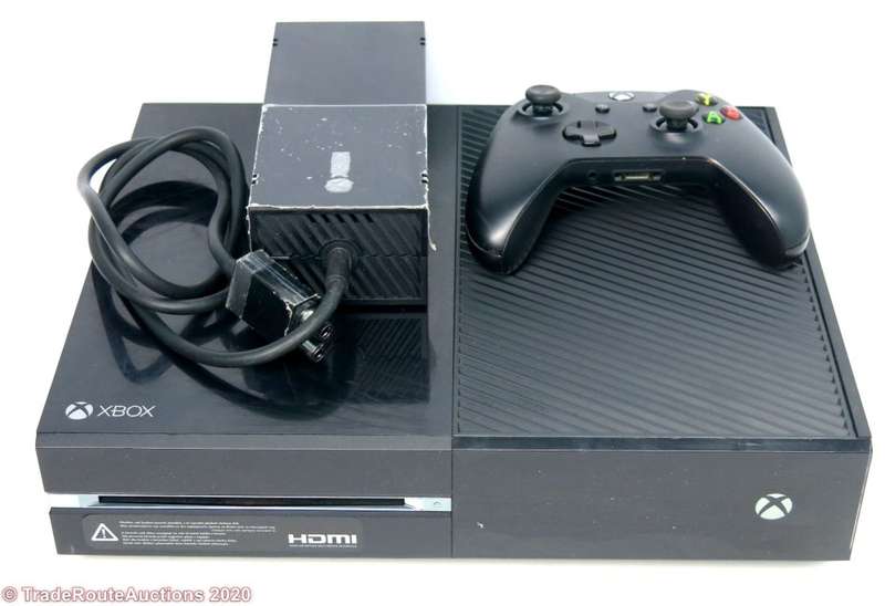 Microsoft Xbox One 500GB Model 1540 Gaming Console + 1 Controller