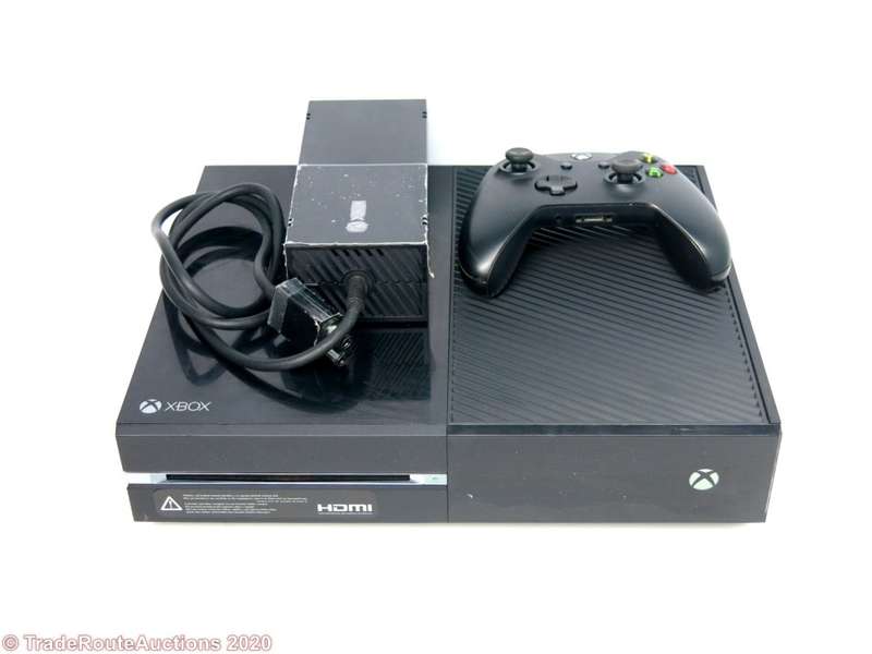 Microsoft Xbox One 500GB Model 1540 Gaming Console + 1 Controller