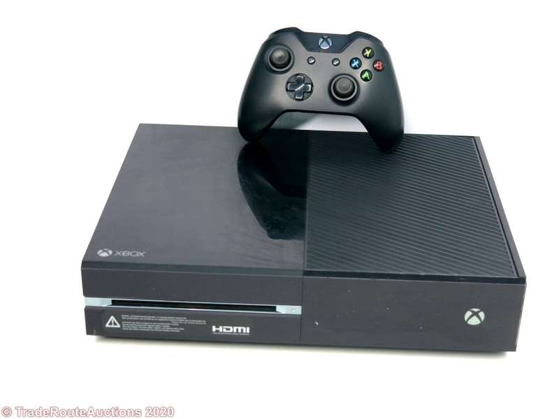 Microsoft Xbox One 500GB Model 1540 Gaming Console + 1 Controller