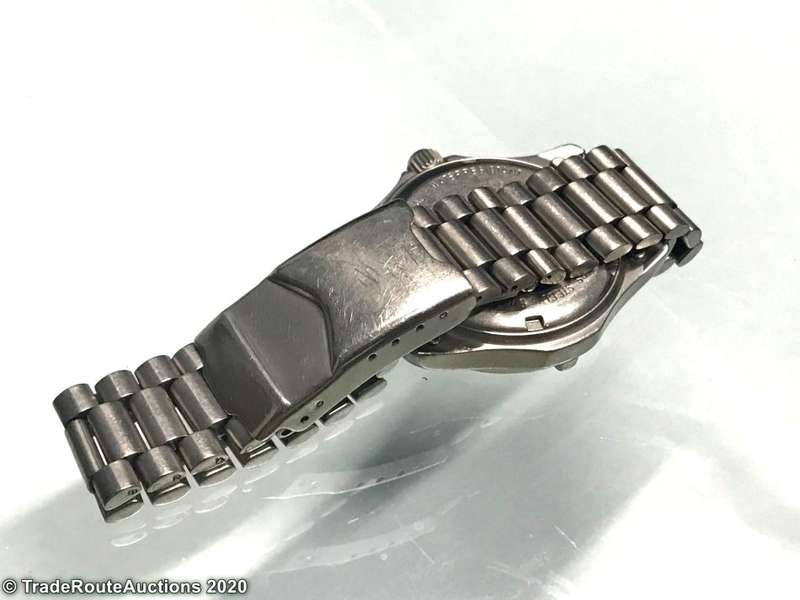 TAG Heuer Professional Midsize watch Stainless steel bracelet 962.213R