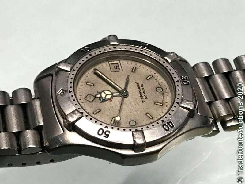 TAG Heuer Professional Midsize watch Stainless steel bracelet 962.213R