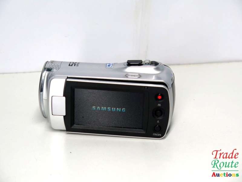 Samsung HMX-F800 Full HD Digital Camcorder with 52x Zoom (Silver)