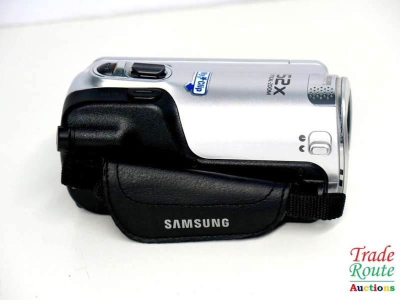 Samsung HMX-F800 Full HD Digital Camcorder with 52x Zoom (Silver)