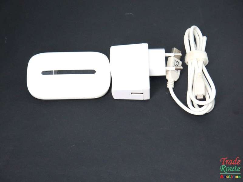 Vodafone Mobile Wi-Fi R207 Wireless Hotspot Modem Router (takes SIM card)