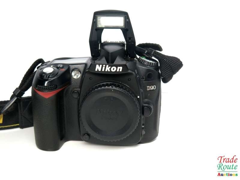 NIKON D90 PROFESSIONAL DSLR CAMERA BODY   ** NIKON **