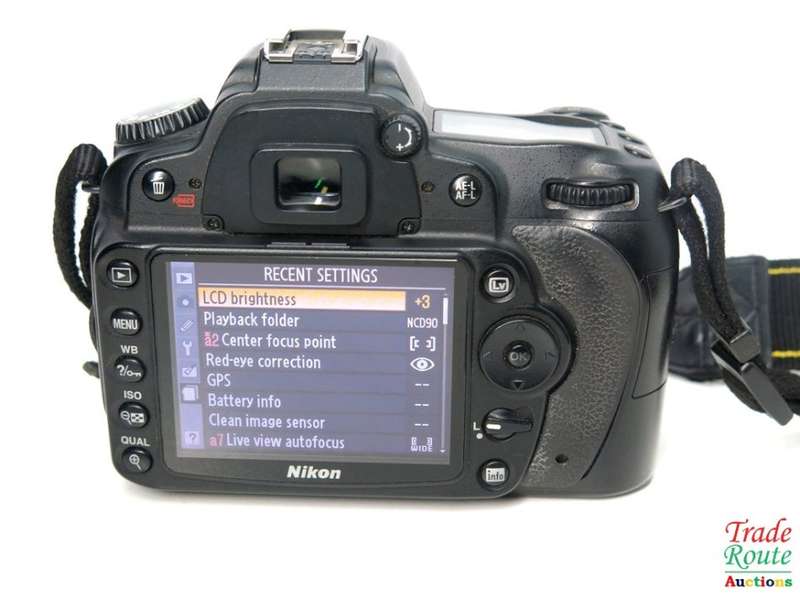 NIKON D90 PROFESSIONAL DSLR CAMERA BODY   ** NIKON **