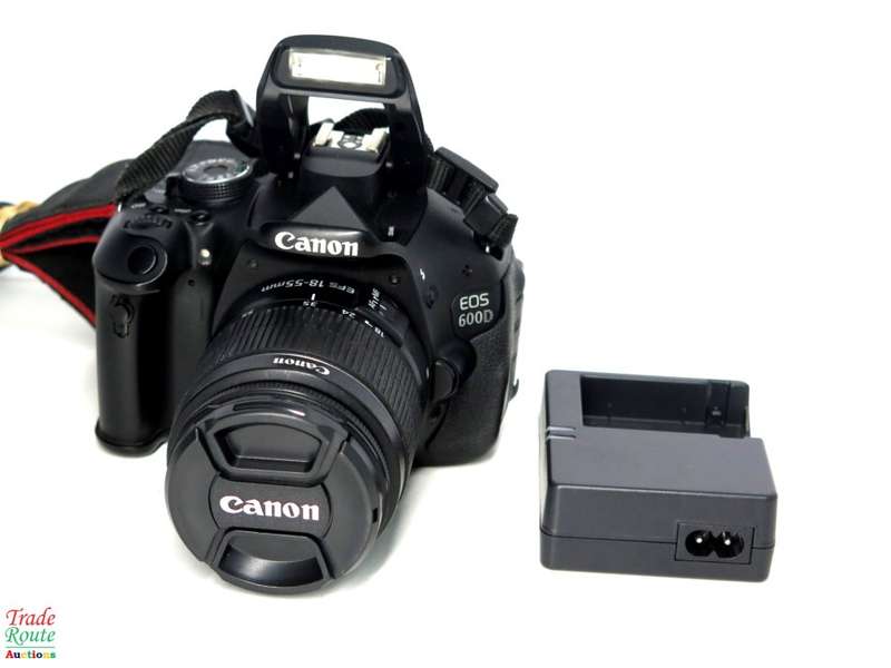 Canon EOS 600D DSLR CAMERA with Canon 18-55 Lens Camera Kit ** READ DESCRIPTION **